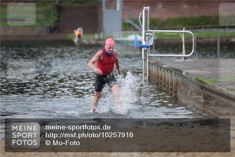 13.09.2026 - Stadtparktriathlon Mo-Foto http://msf.ph/oto/10257916 13.09.2026 11:44:23 Schwimmen 932 meine-sportfotos.de