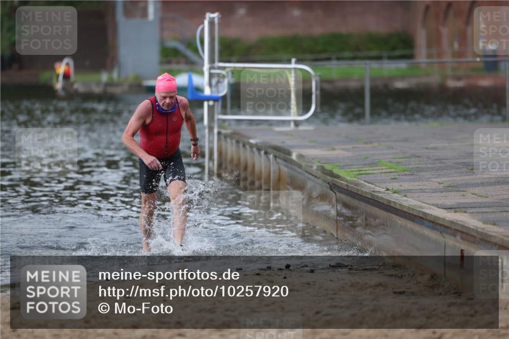 13.09.2026 - Stadtparktriathlon Mo-Foto http://msf.ph/oto/10257920 13.09.2026 11:44:25 Schwimmen 932 meine-sportfotos.de