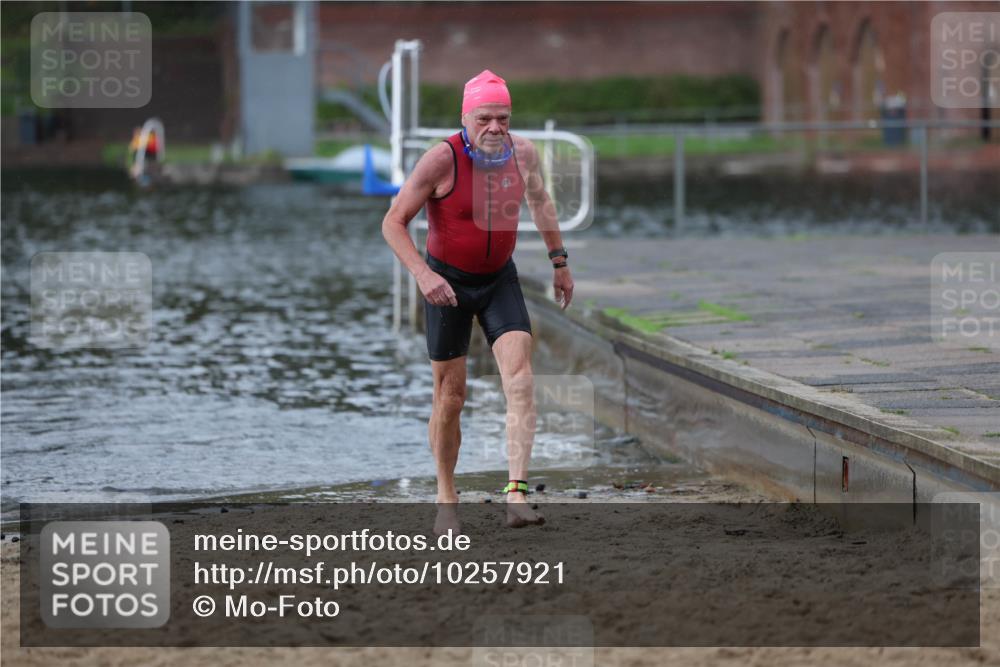13.09.2026 - Stadtparktriathlon Mo-Foto http://msf.ph/oto/10257921 13.09.2026 11:44:28 Schwimmen 932 meine-sportfotos.de