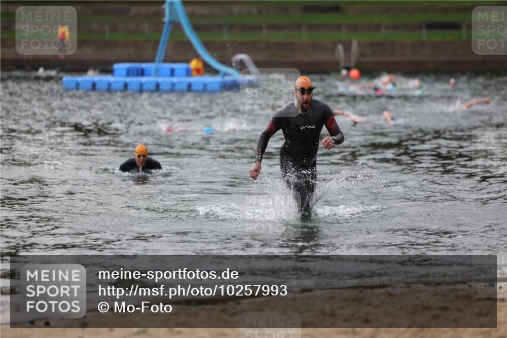 13.09.2026 - Stadtparktriathlon Mo-Foto http://msf.ph/oto/10257993 13.09.2026 11:51:14 Schwimmen 952, 962, 1017 meine-sportfotos.de
