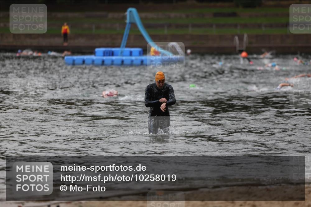 13.09.2026 - Stadtparktriathlon Mo-Foto http://msf.ph/oto/10258019 13.09.2026 11:51:20 Schwimmen 952, 990 meine-sportfotos.de