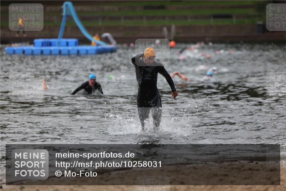 13.09.2026 - Stadtparktriathlon Mo-Foto http://msf.ph/oto/10258031 13.09.2026 11:51:23 Schwimmen 952, 990 meine-sportfotos.de
