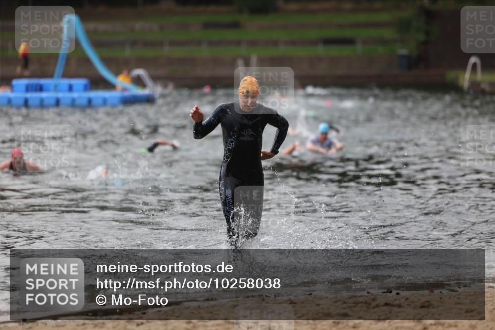 13.09.2026 - Stadtparktriathlon Mo-Foto http://msf.ph/oto/10258038 13.09.2026 11:51:24 Schwimmen 952, 990 meine-sportfotos.de
