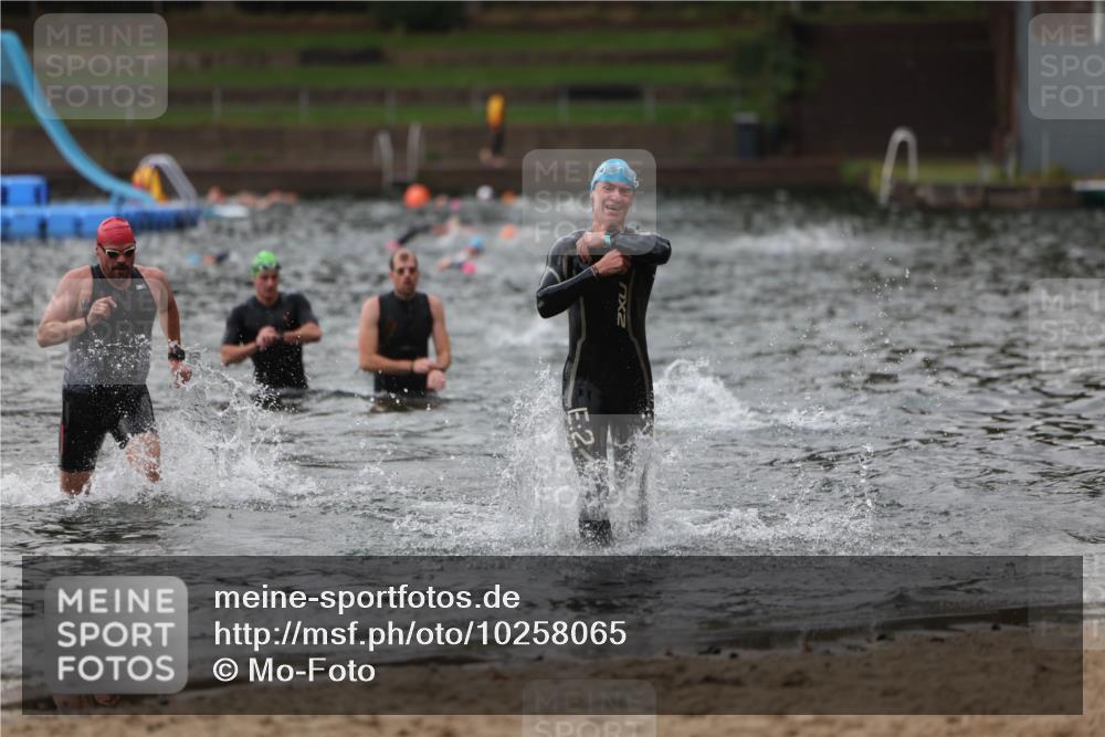 13.09.2026 - Stadtparktriathlon Mo-Foto http://msf.ph/oto/10258065 13.09.2026 11:51:34 Schwimmen 965, 1001, 1059 meine-sportfotos.de