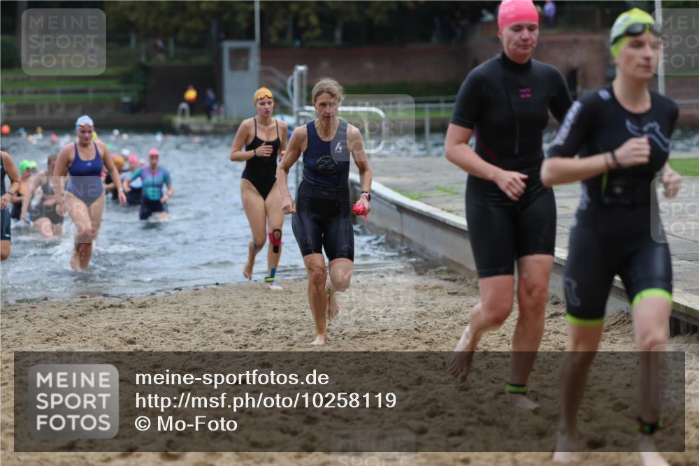 13.09.2026 - Stadtparktriathlon Mo-Foto http://msf.ph/oto/10258119 13.09.2026 11:12:12 Schwimmen 709, 720, 726, 746, 769, 771, 772, 785, 788, 808, 810, 814, 820, 821, 823, 1800 meine-sportfotos.de