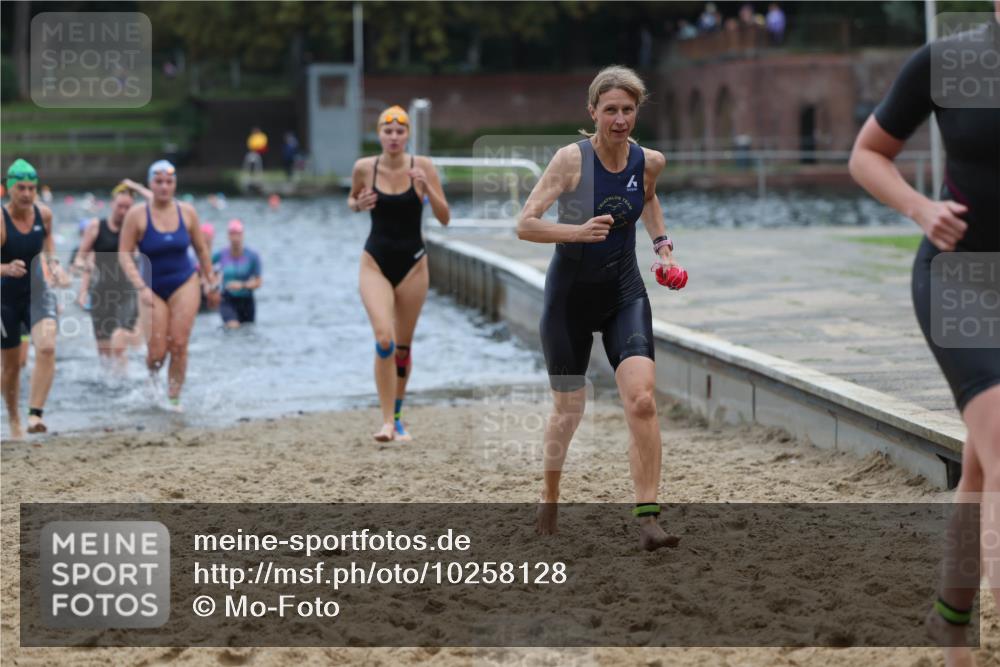 13.09.2026 - Stadtparktriathlon Mo-Foto http://msf.ph/oto/10258128 13.09.2026 11:12:13 Schwimmen 709, 720, 726, 746, 769, 771, 772, 785, 808, 810, 814, 820, 821, 823, 1800 meine-sportfotos.de