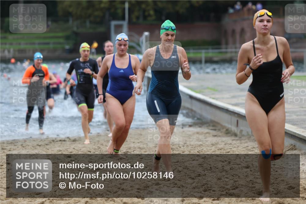 13.09.2026 - Stadtparktriathlon Mo-Foto http://msf.ph/oto/10258146 13.09.2026 11:12:16 Schwimmen 709, 726, 746, 766, 769, 771, 778, 785, 808, 810, 814, 820, 821, 823, 1800 meine-sportfotos.de