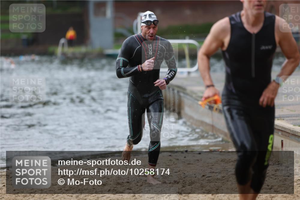 13.09.2026 - Stadtparktriathlon Mo-Foto http://msf.ph/oto/10258174 13.09.2026 11:51:56 Schwimmen 985, 1053 meine-sportfotos.de