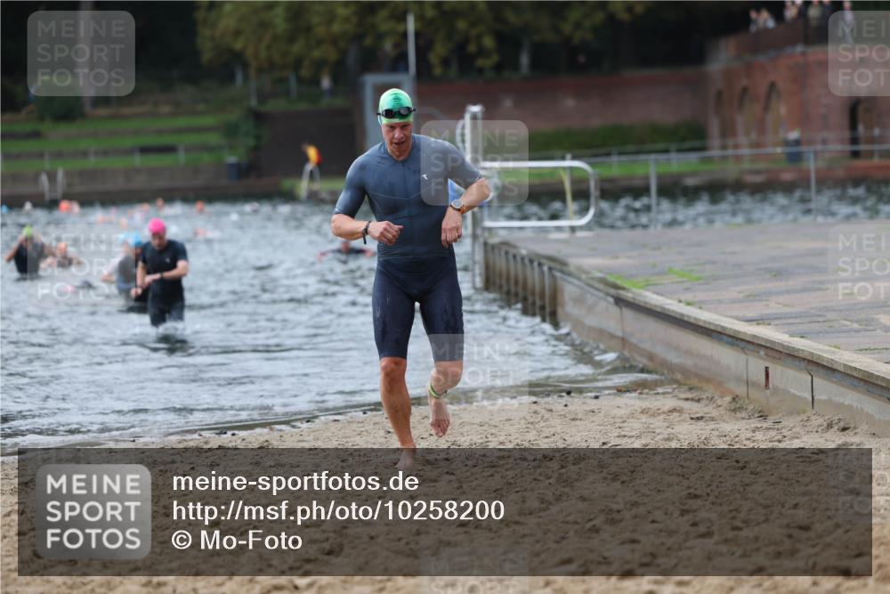 13.09.2026 - Stadtparktriathlon Mo-Foto http://msf.ph/oto/10258200 13.09.2026 11:52:11 Schwimmen 1030, 1048, 1060 meine-sportfotos.de
