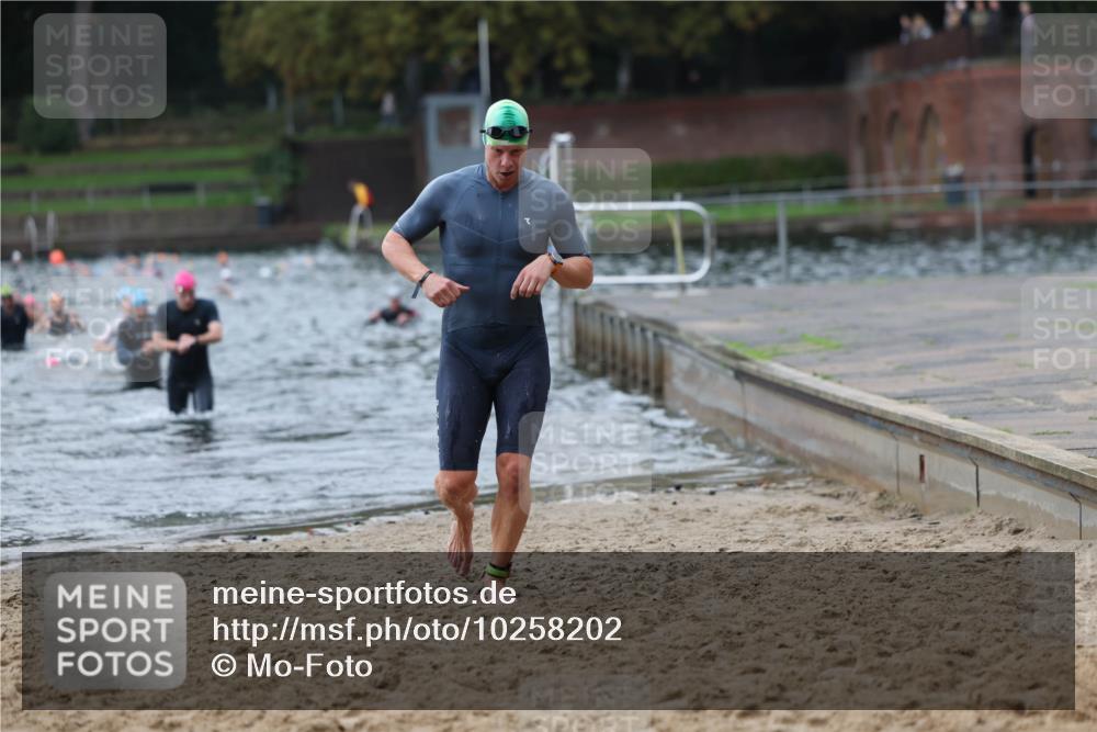 13.09.2026 - Stadtparktriathlon Mo-Foto http://msf.ph/oto/10258202 13.09.2026 11:52:11 Schwimmen 1030, 1048, 1060 meine-sportfotos.de