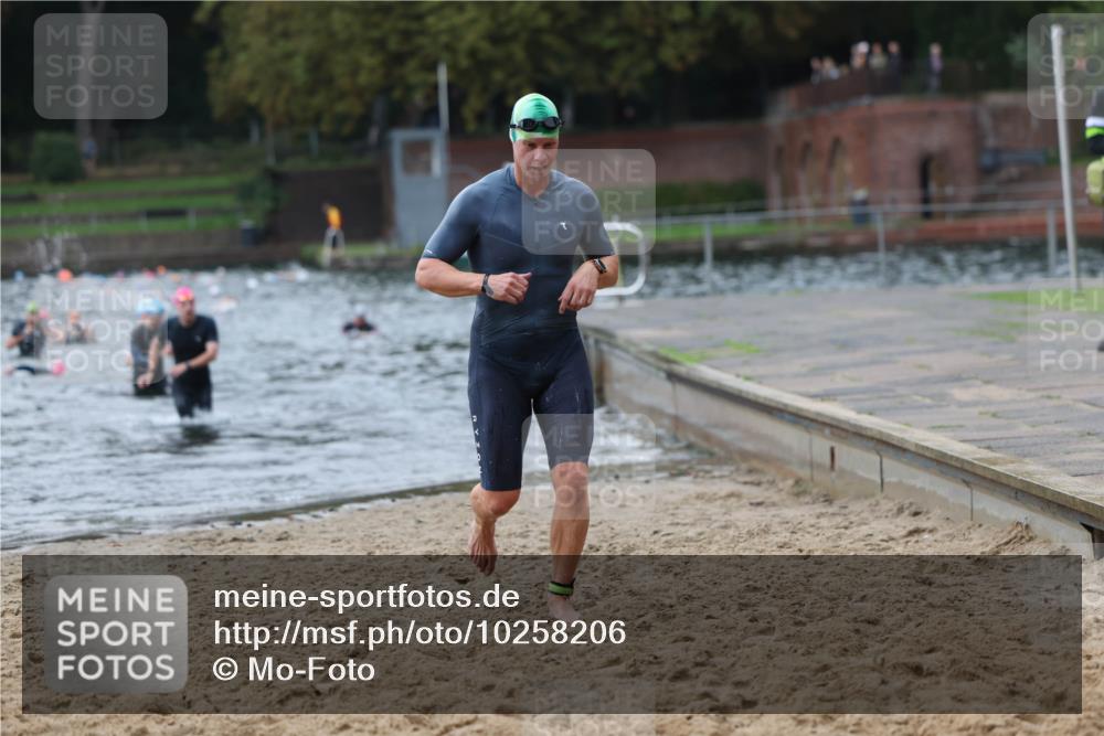 13.09.2026 - Stadtparktriathlon Mo-Foto http://msf.ph/oto/10258206 13.09.2026 11:52:12 Schwimmen 1030, 1048, 1060 meine-sportfotos.de
