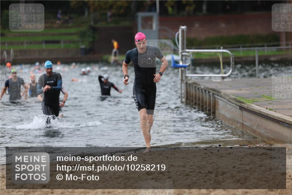 13.09.2026 - Stadtparktriathlon Mo-Foto http://msf.ph/oto/10258219 13.09.2026 11:52:18 Schwimmen 997, 1048, 1049, 1060 meine-sportfotos.de