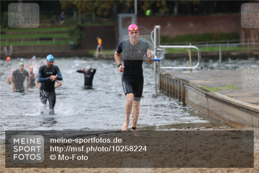 13.09.2026 - Stadtparktriathlon Mo-Foto http://msf.ph/oto/10258224 13.09.2026 11:52:19 Schwimmen 997, 1048, 1049, 1060 meine-sportfotos.de
