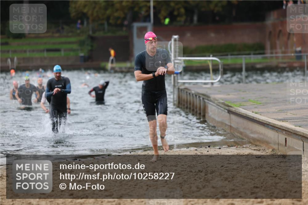 13.09.2026 - Stadtparktriathlon Mo-Foto http://msf.ph/oto/10258227 13.09.2026 11:52:19 Schwimmen 997, 1048, 1049, 1060 meine-sportfotos.de