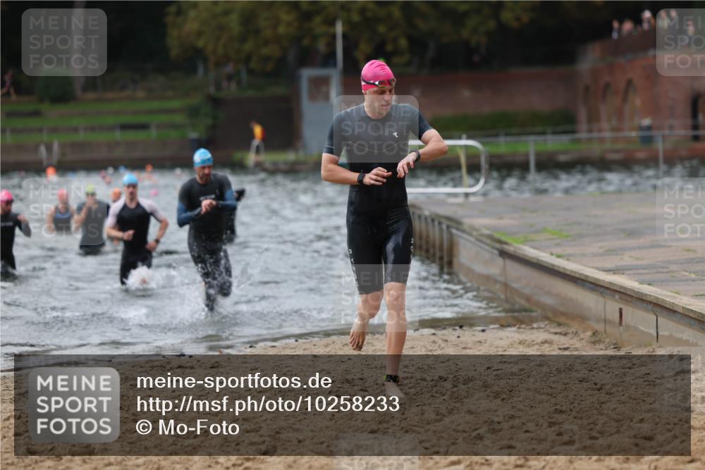 13.09.2026 - Stadtparktriathlon Mo-Foto http://msf.ph/oto/10258233 13.09.2026 11:52:20 Schwimmen 997, 1048, 1049, 1060 meine-sportfotos.de