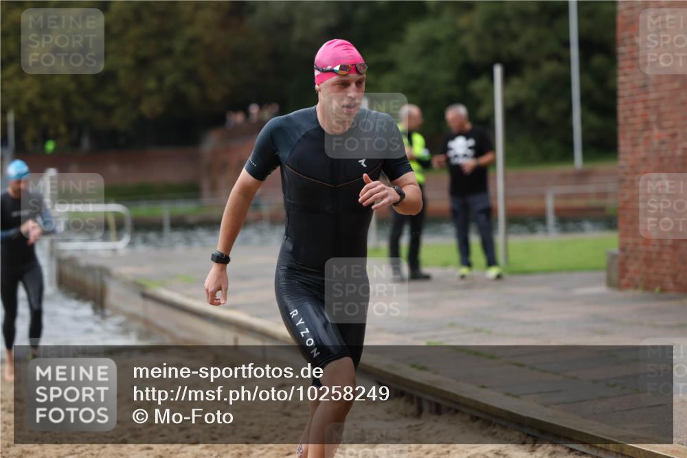 13.09.2026 - Stadtparktriathlon Mo-Foto http://msf.ph/oto/10258249 13.09.2026 11:52:22 Schwimmen 997, 1037, 1048, 1049, 1060 meine-sportfotos.de