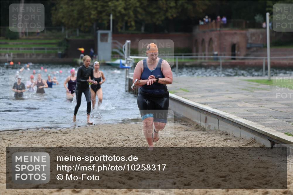 13.09.2026 - Stadtparktriathlon Mo-Foto http://msf.ph/oto/10258317 13.09.2026 11:12:39 Schwimmen 713, 789, 793, 799 meine-sportfotos.de