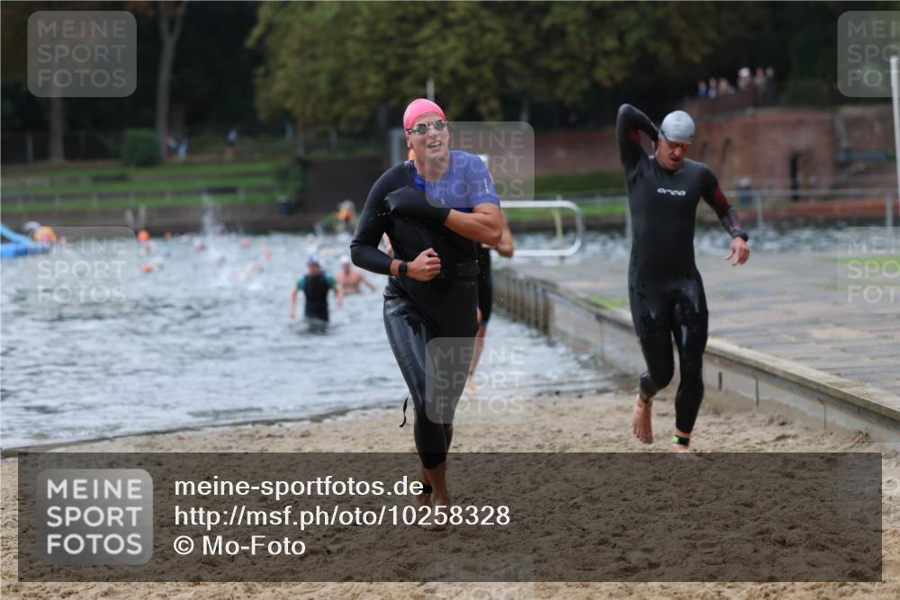13.09.2026 - Stadtparktriathlon Mo-Foto http://msf.ph/oto/10258328 13.09.2026 11:52:38 Schwimmen 958, 964, 999, 1009, 1028, 1037 meine-sportfotos.de