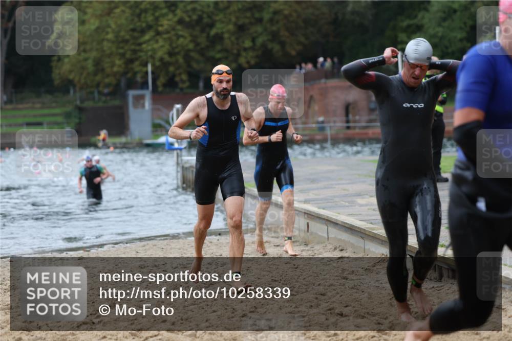 13.09.2026 - Stadtparktriathlon Mo-Foto http://msf.ph/oto/10258339 13.09.2026 11:52:40 Schwimmen 958, 964, 999, 1009, 1028 meine-sportfotos.de