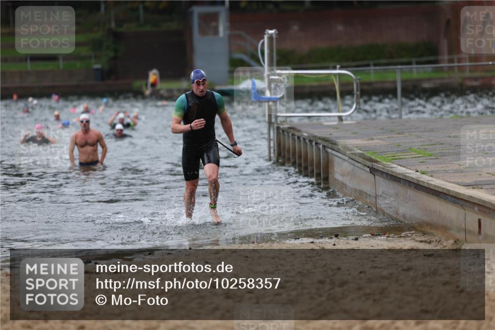 13.09.2026 - Stadtparktriathlon Mo-Foto http://msf.ph/oto/10258357 13.09.2026 11:52:45 Schwimmen 964, 1009, 1028 meine-sportfotos.de