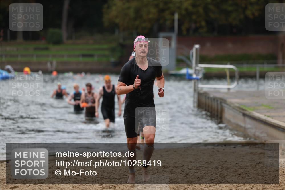13.09.2026 - Stadtparktriathlon Mo-Foto http://msf.ph/oto/10258419 13.09.2026 11:53:13 Schwimmen 955, 970, 974, 998, 1040 meine-sportfotos.de