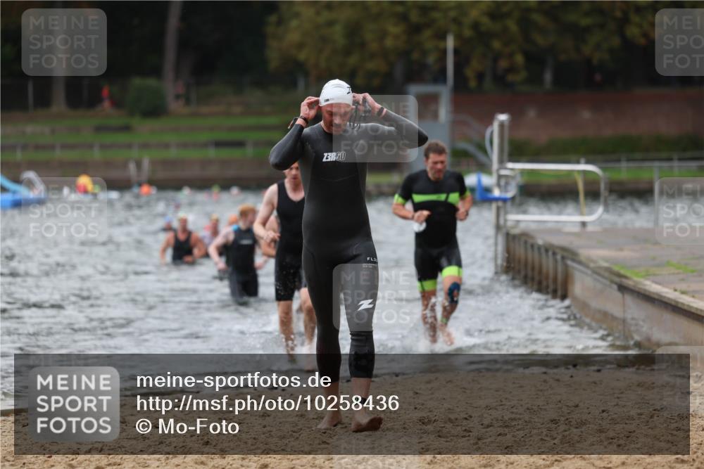 13.09.2026 - Stadtparktriathlon Mo-Foto http://msf.ph/oto/10258436 13.09.2026 11:53:16 Schwimmen 955, 970, 974, 980, 998, 1040 meine-sportfotos.de