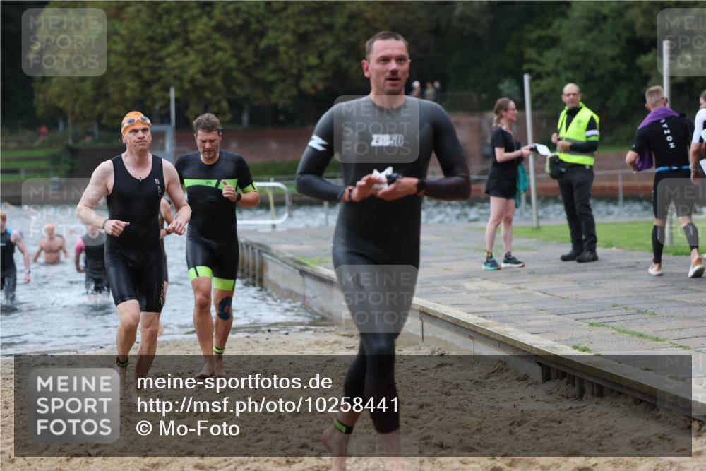13.09.2026 - Stadtparktriathlon Mo-Foto http://msf.ph/oto/10258441 13.09.2026 11:53:20 Schwimmen 955, 974, 980, 998, 1040, 1055, 1057 meine-sportfotos.de