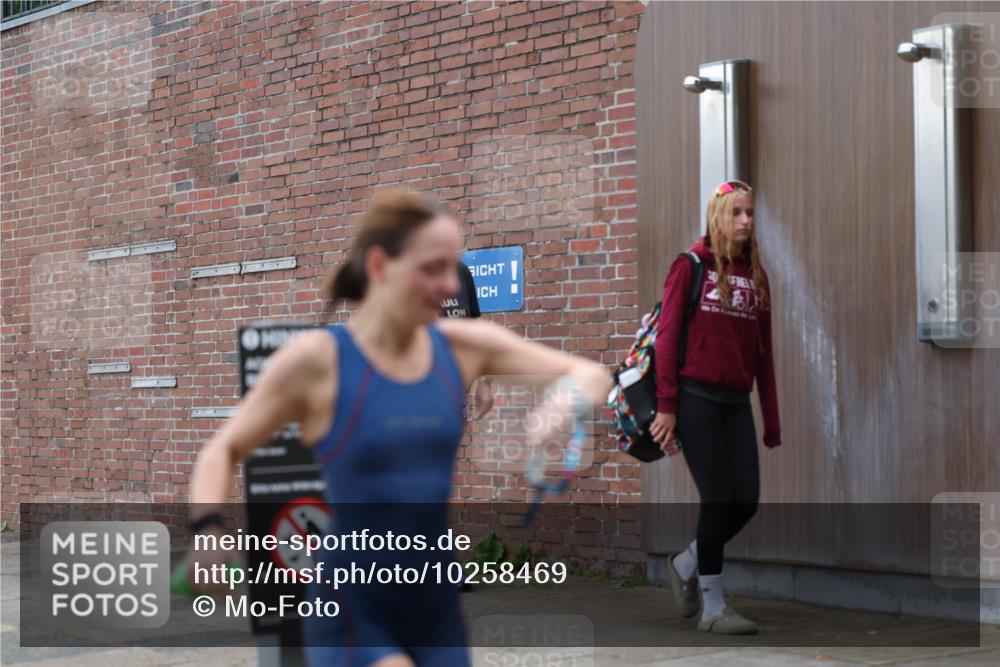 13.09.2026 - Stadtparktriathlon Mo-Foto http://msf.ph/oto/10258469 13.09.2026 11:13:01 Schwimmen 710, 716, 730, 801 meine-sportfotos.de