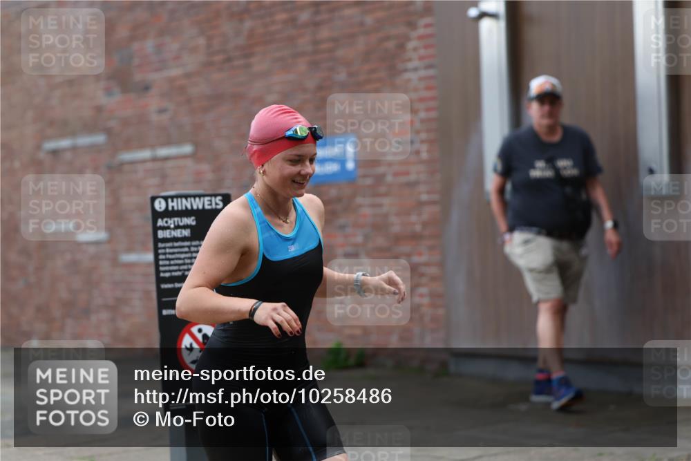 13.09.2026 - Stadtparktriathlon Mo-Foto http://msf.ph/oto/10258486 13.09.2026 11:13:04 Schwimmen 730, 801 meine-sportfotos.de