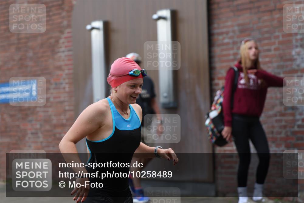 13.09.2026 - Stadtparktriathlon Mo-Foto http://msf.ph/oto/10258489 13.09.2026 11:13:04 Schwimmen 730, 801 meine-sportfotos.de