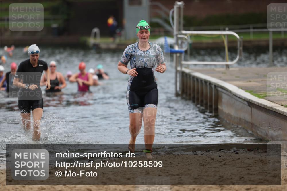 13.09.2026 - Stadtparktriathlon Mo-Foto http://msf.ph/oto/10258509 13.09.2026 11:13:13 Schwimmen 776, 781 meine-sportfotos.de