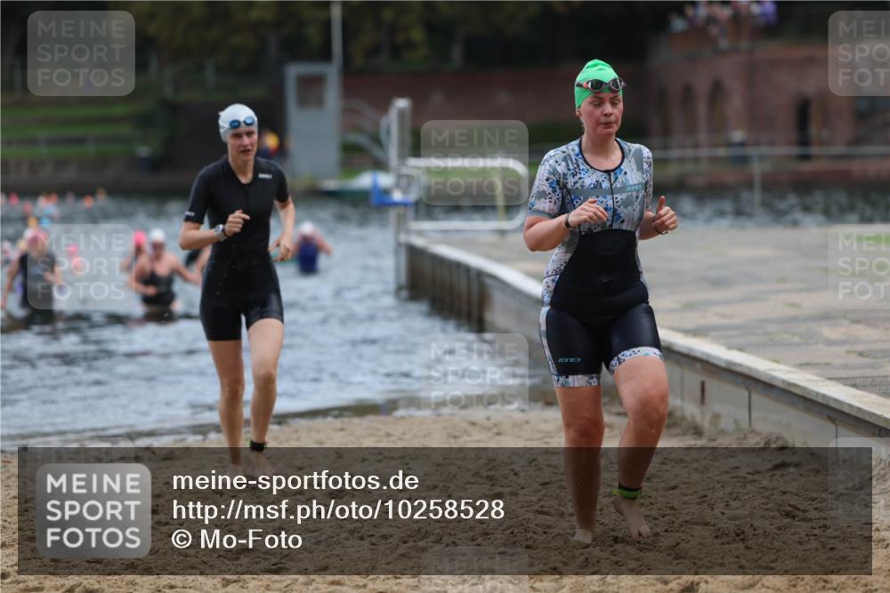 13.09.2026 - Stadtparktriathlon Mo-Foto http://msf.ph/oto/10258528 13.09.2026 11:13:17 Schwimmen 776, 781 meine-sportfotos.de
