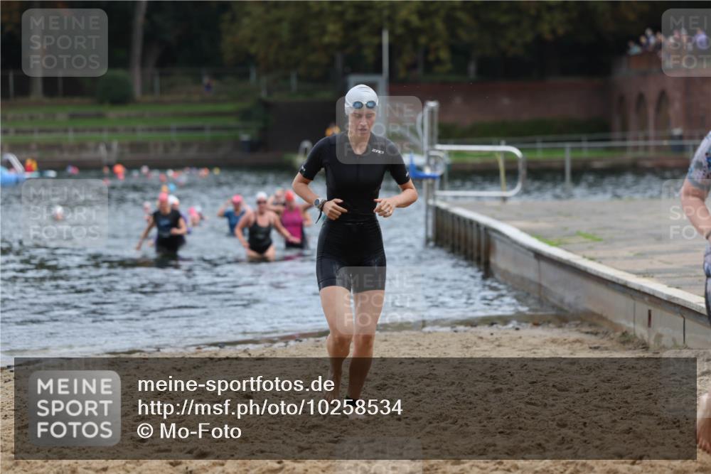 13.09.2026 - Stadtparktriathlon Mo-Foto http://msf.ph/oto/10258534 13.09.2026 11:13:18 Schwimmen 776, 781 meine-sportfotos.de