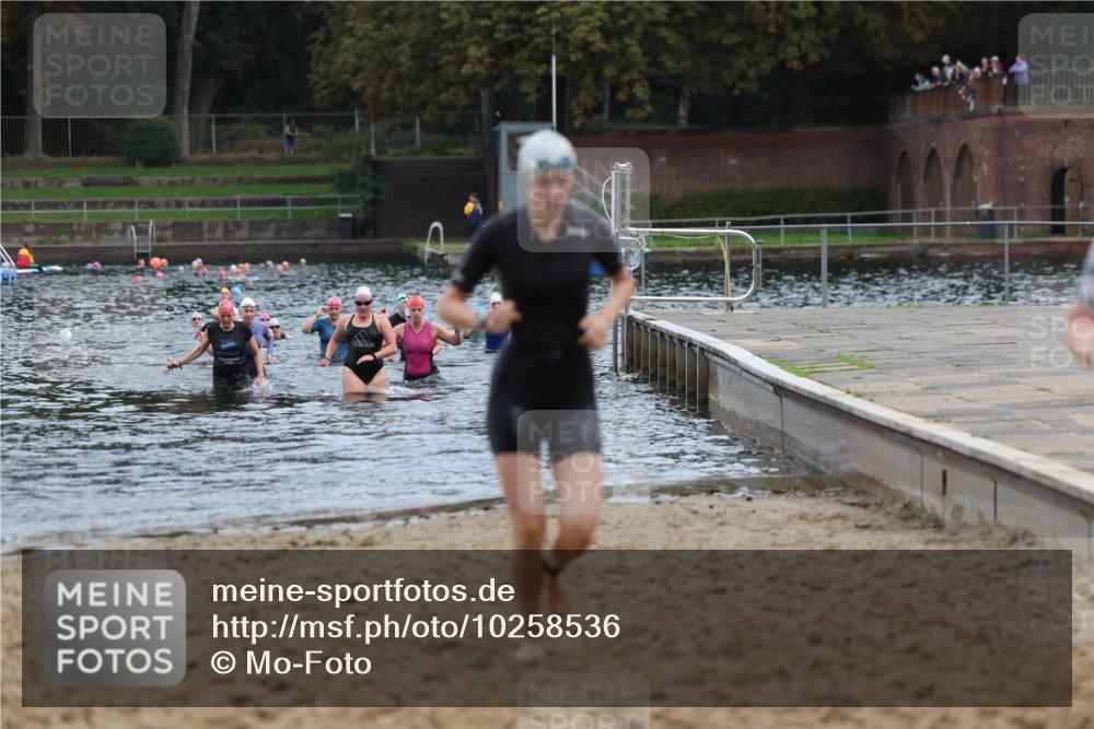 13.09.2026 - Stadtparktriathlon Mo-Foto http://msf.ph/oto/10258536 13.09.2026 11:13:18 Schwimmen 776, 781 meine-sportfotos.de