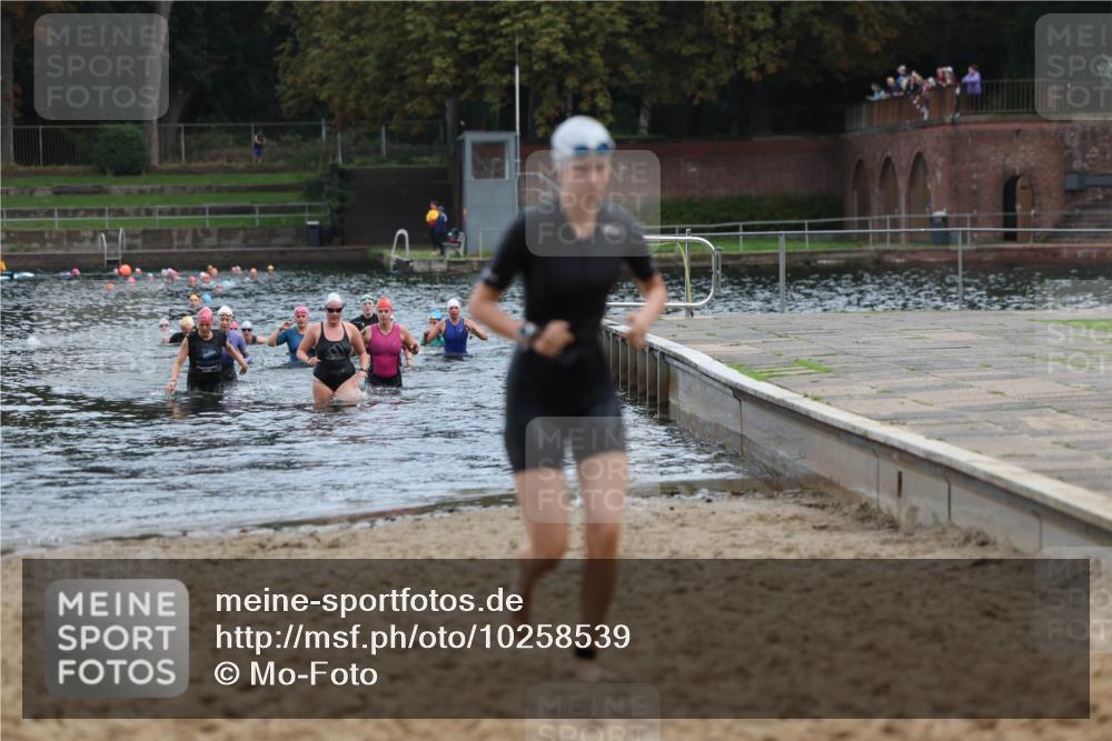 13.09.2026 - Stadtparktriathlon Mo-Foto http://msf.ph/oto/10258539 13.09.2026 11:13:19 Schwimmen 747, 776, 781 meine-sportfotos.de