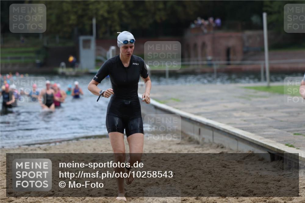 13.09.2026 - Stadtparktriathlon Mo-Foto http://msf.ph/oto/10258543 13.09.2026 11:13:19 Schwimmen 747, 776, 781 meine-sportfotos.de