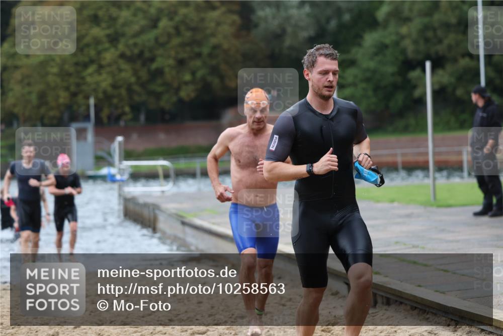 13.09.2026 - Stadtparktriathlon Mo-Foto http://msf.ph/oto/10258563 13.09.2026 11:53:42 Schwimmen 957, 1007, 1024, 1026, 1050, 1051, 1054, 1062, 1067 meine-sportfotos.de