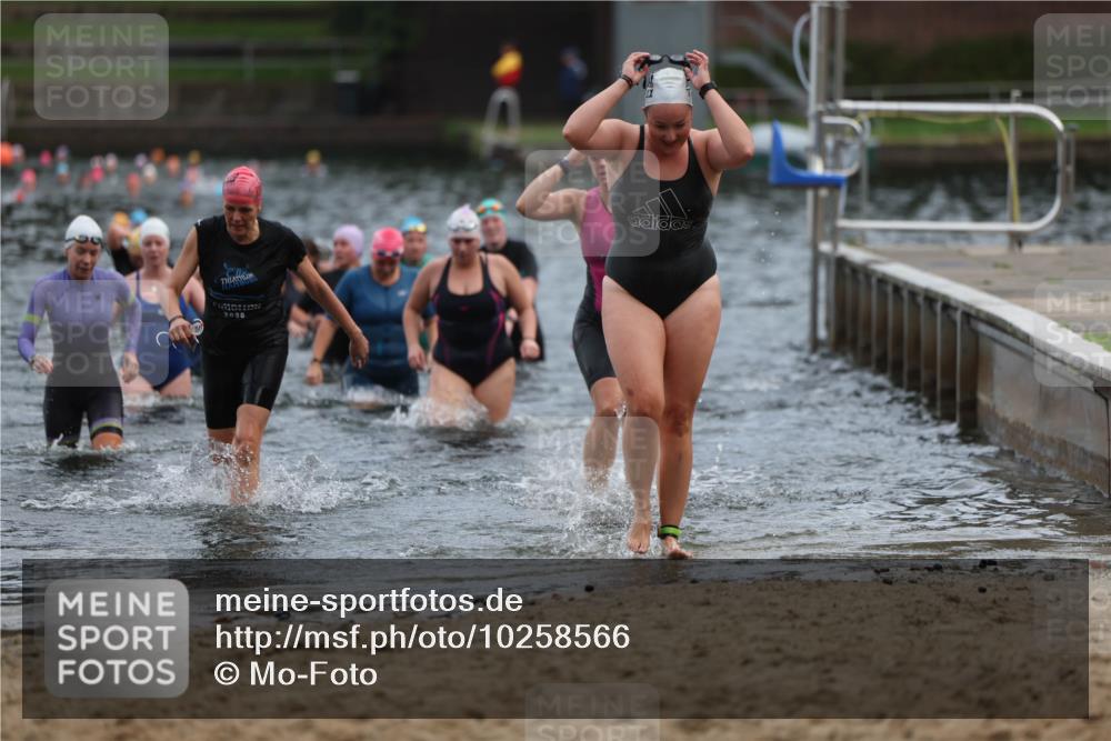 13.09.2026 - Stadtparktriathlon Mo-Foto http://msf.ph/oto/10258566 13.09.2026 11:13:28 Schwimmen 724, 747, 750, 812, 822, 826 meine-sportfotos.de