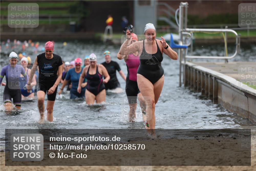 13.09.2026 - Stadtparktriathlon Mo-Foto http://msf.ph/oto/10258570 13.09.2026 11:13:28 Schwimmen 724, 747, 750, 812, 822, 826 meine-sportfotos.de