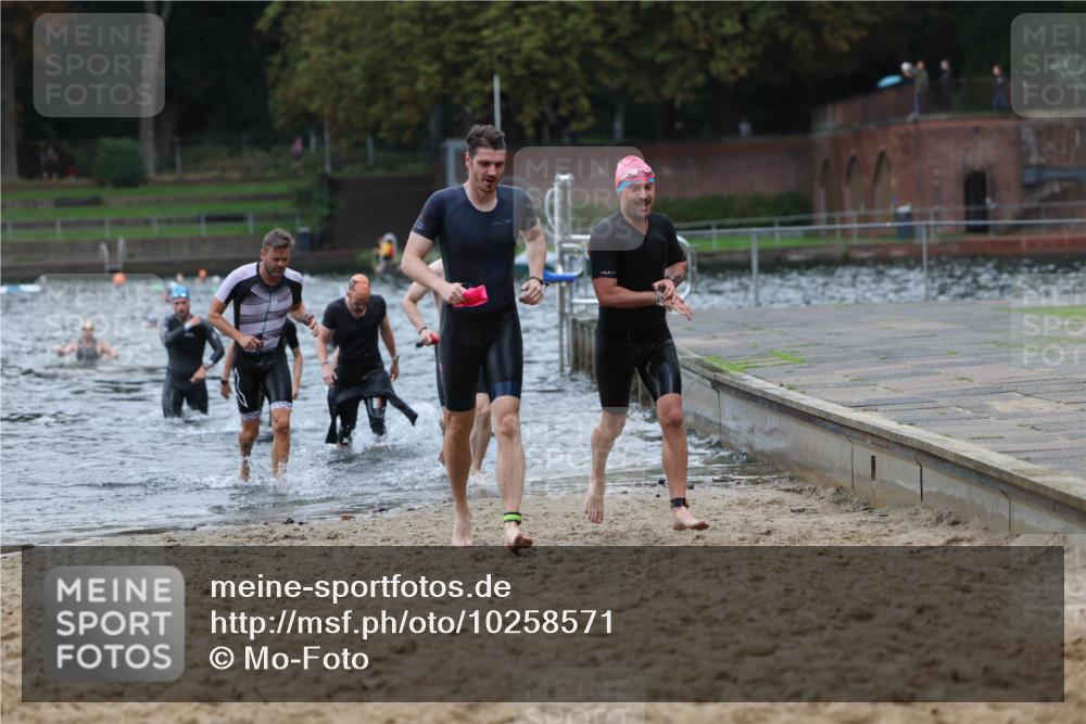 13.09.2026 - Stadtparktriathlon Mo-Foto http://msf.ph/oto/10258571 13.09.2026 11:53:44 Schwimmen 957, 986, 1007, 1024, 1026, 1050, 1051, 1054, 1062 meine-sportfotos.de
