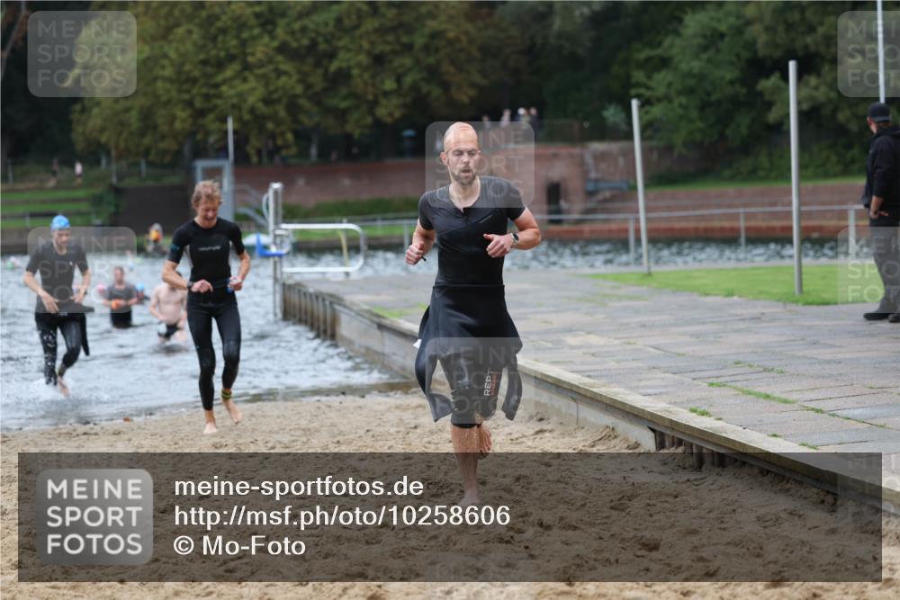 13.09.2026 - Stadtparktriathlon Mo-Foto http://msf.ph/oto/10258606 13.09.2026 11:53:51 Schwimmen 957, 986, 995, 1007, 1024, 1026, 1054 meine-sportfotos.de