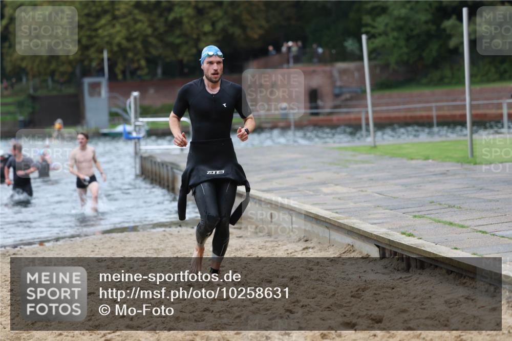 13.09.2026 - Stadtparktriathlon Mo-Foto http://msf.ph/oto/10258631 13.09.2026 11:53:57 Schwimmen 957, 961, 986, 995, 1024, 1045 meine-sportfotos.de