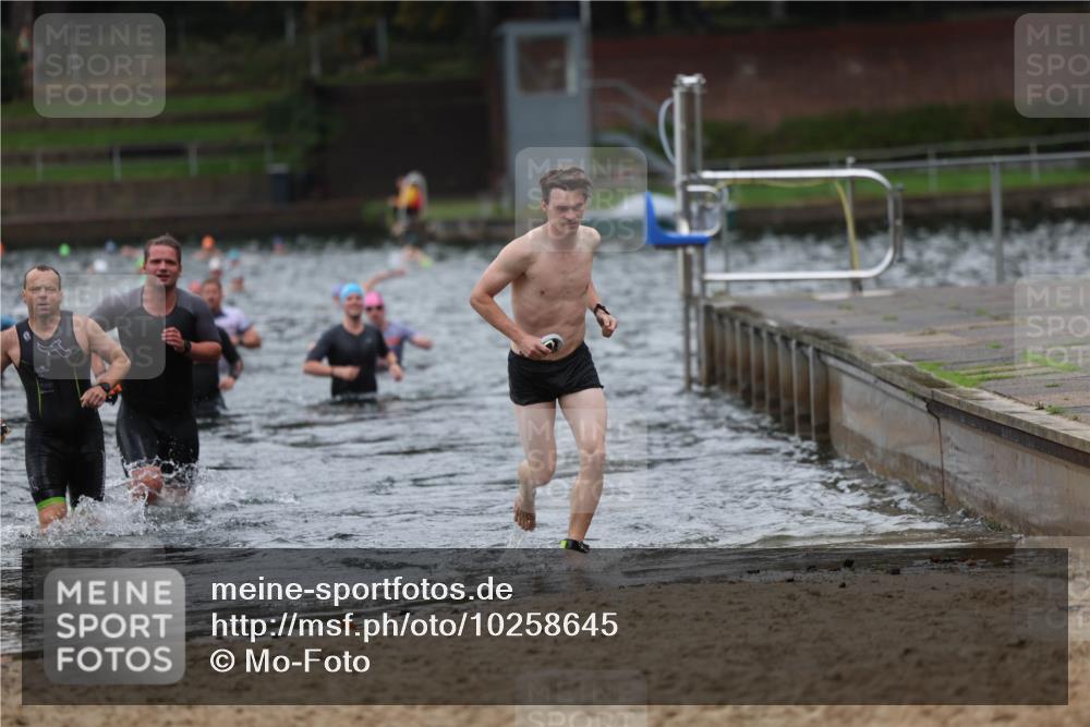13.09.2026 - Stadtparktriathlon Mo-Foto http://msf.ph/oto/10258645 13.09.2026 11:53:59 Schwimmen 957, 961, 986, 995, 1045 meine-sportfotos.de