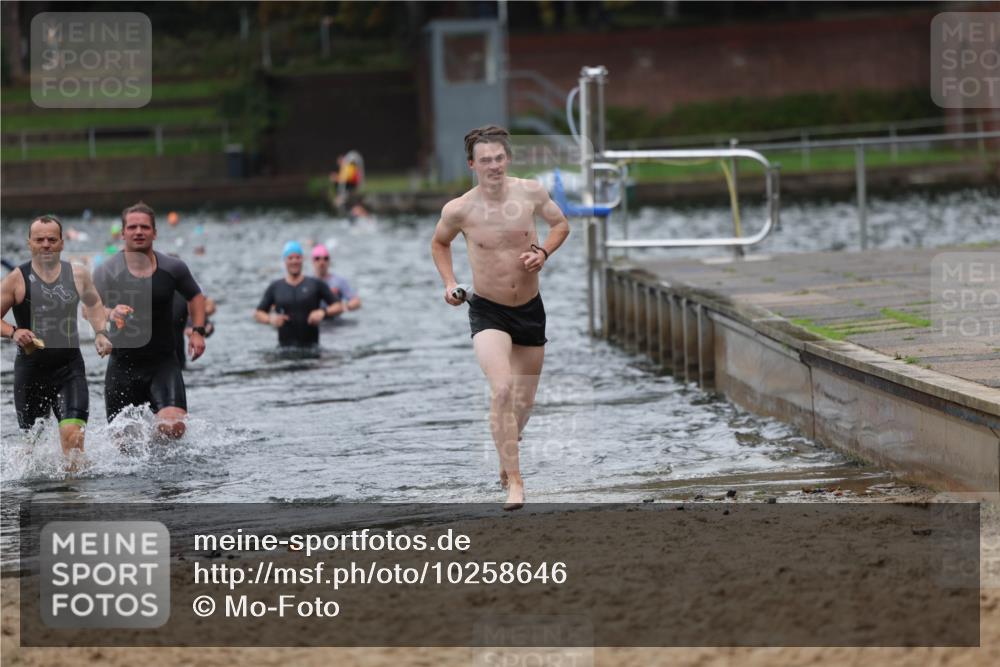 13.09.2026 - Stadtparktriathlon Mo-Foto http://msf.ph/oto/10258646 13.09.2026 11:53:59 Schwimmen 957, 961, 986, 995, 1045 meine-sportfotos.de