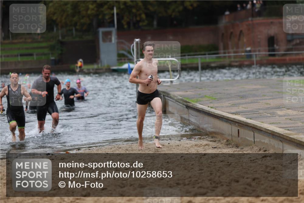 13.09.2026 - Stadtparktriathlon Mo-Foto http://msf.ph/oto/10258653 13.09.2026 11:54:00 Schwimmen 961, 986, 995, 1011, 1045 meine-sportfotos.de