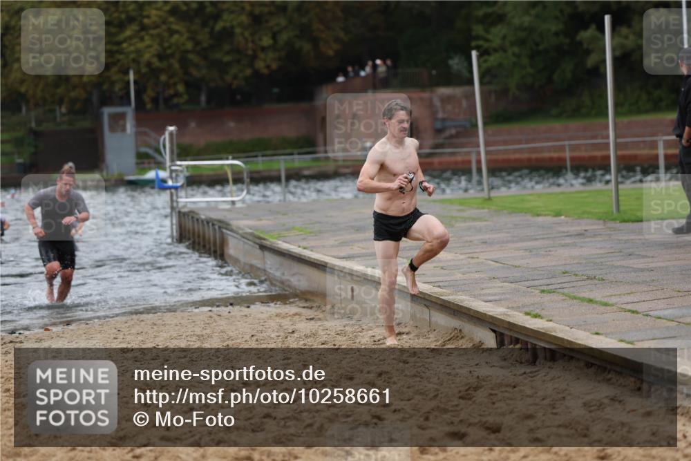 13.09.2026 - Stadtparktriathlon Mo-Foto http://msf.ph/oto/10258661 13.09.2026 11:54:02 Schwimmen 960, 961, 986, 995, 1011, 1045 meine-sportfotos.de