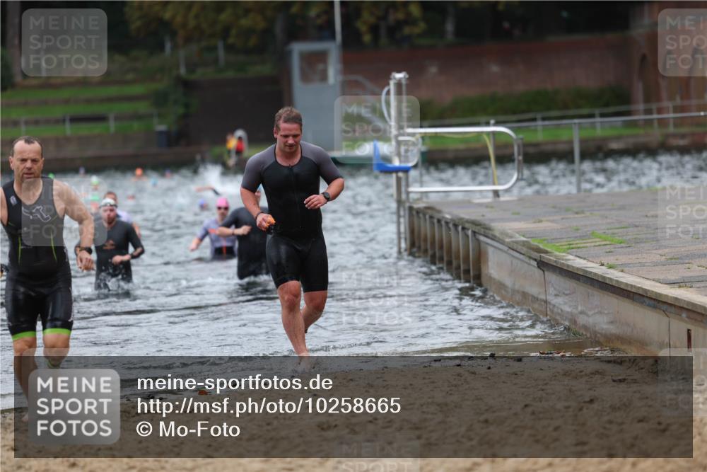 13.09.2026 - Stadtparktriathlon Mo-Foto http://msf.ph/oto/10258665 13.09.2026 11:54:03 Schwimmen 960, 961, 995, 1011, 1045 meine-sportfotos.de