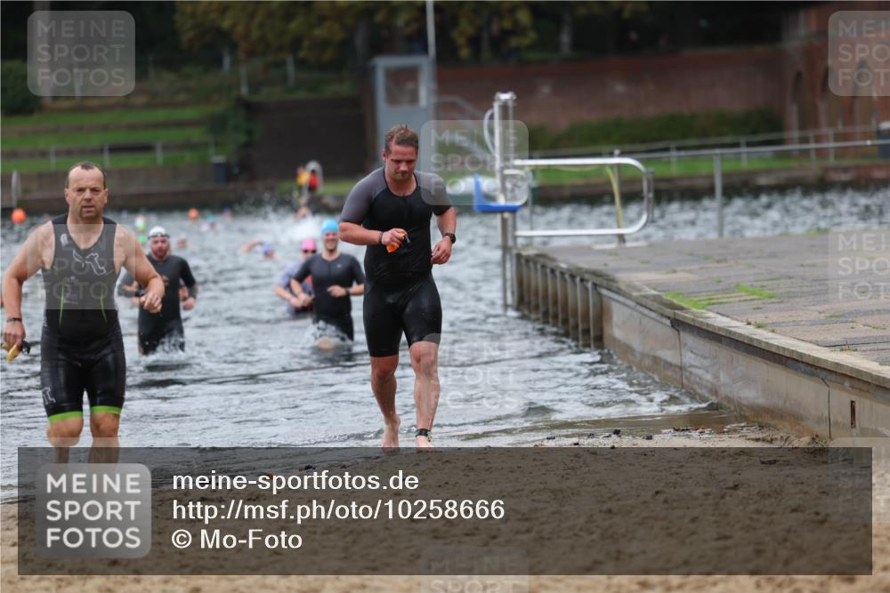 13.09.2026 - Stadtparktriathlon Mo-Foto http://msf.ph/oto/10258666 13.09.2026 11:54:03 Schwimmen 960, 961, 995, 1011, 1045 meine-sportfotos.de