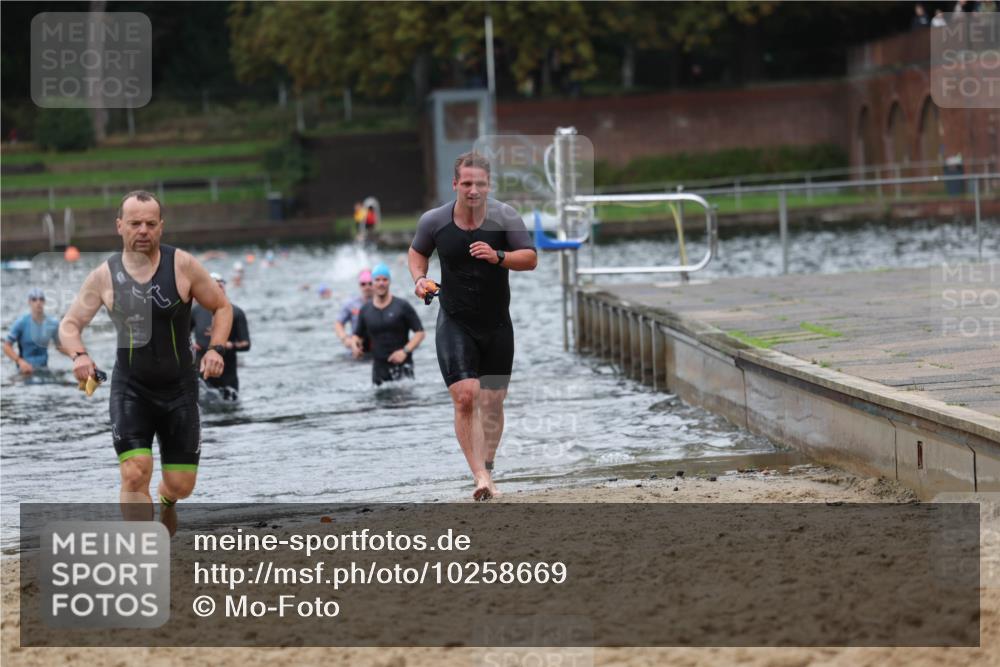 13.09.2026 - Stadtparktriathlon Mo-Foto http://msf.ph/oto/10258669 13.09.2026 11:54:03 Schwimmen 960, 961, 995, 1011, 1045 meine-sportfotos.de