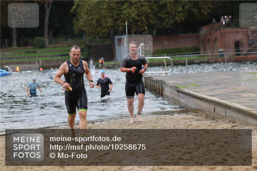 13.09.2026 - Stadtparktriathlon Mo-Foto http://msf.ph/oto/10258675 13.09.2026 11:54:04 Schwimmen 960, 961, 995, 1011, 1045, 1061 meine-sportfotos.de